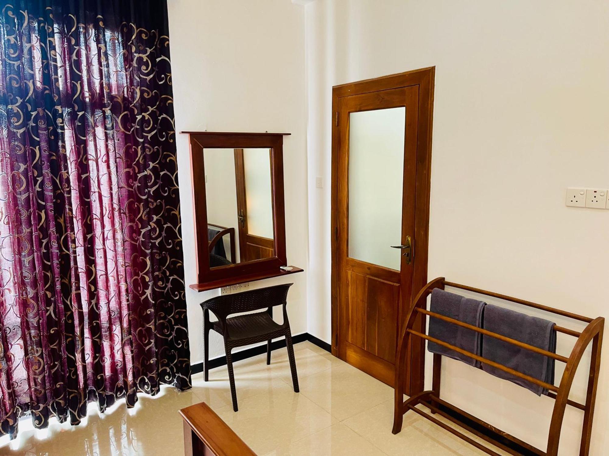 Sand & Surf Guest House Negombo Exterior foto