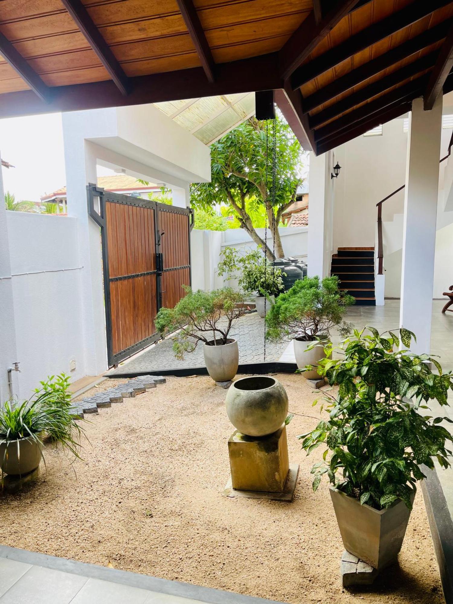 Sand & Surf Guest House Negombo Exterior foto