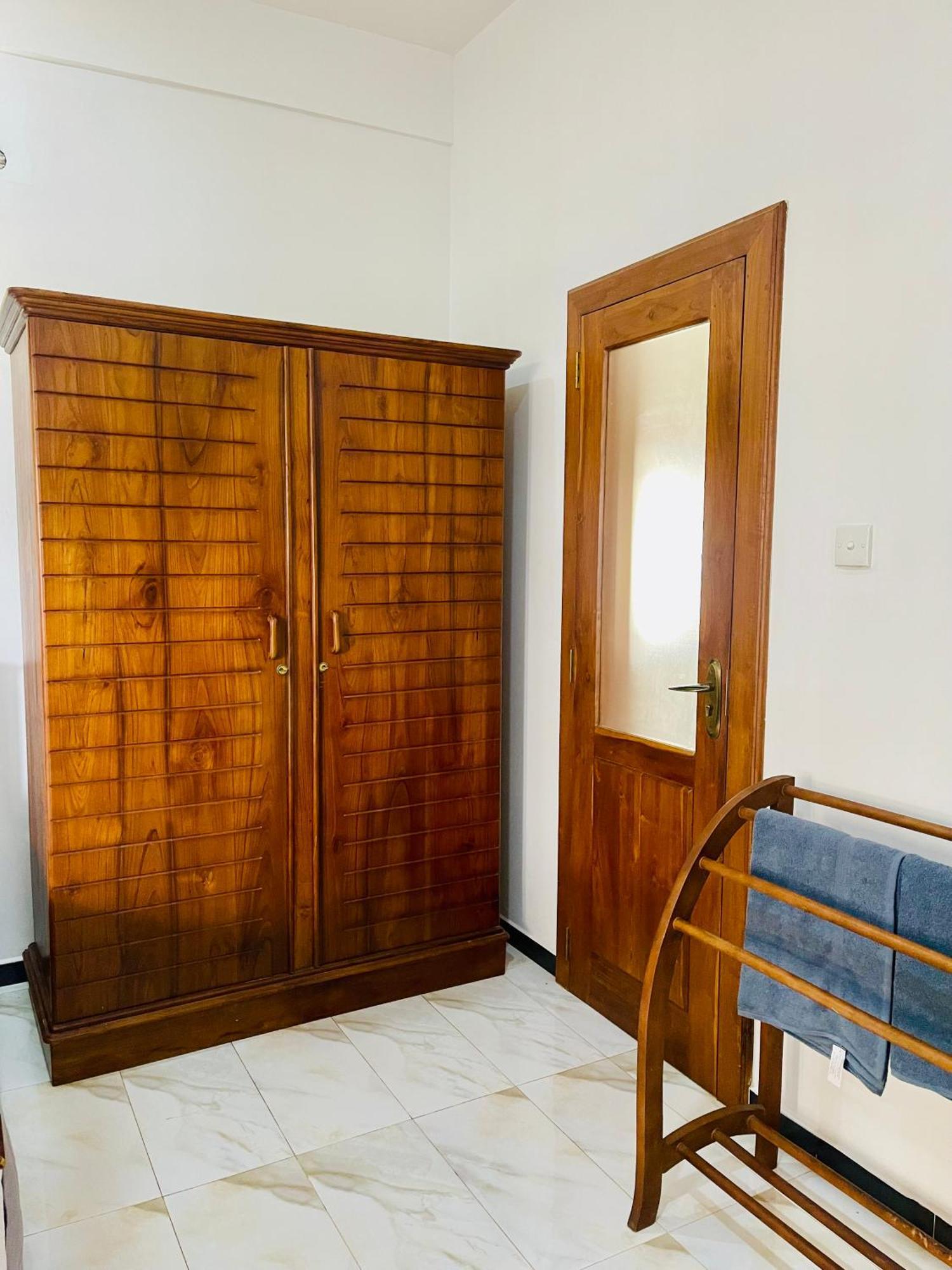 Sand & Surf Guest House Negombo Exterior foto