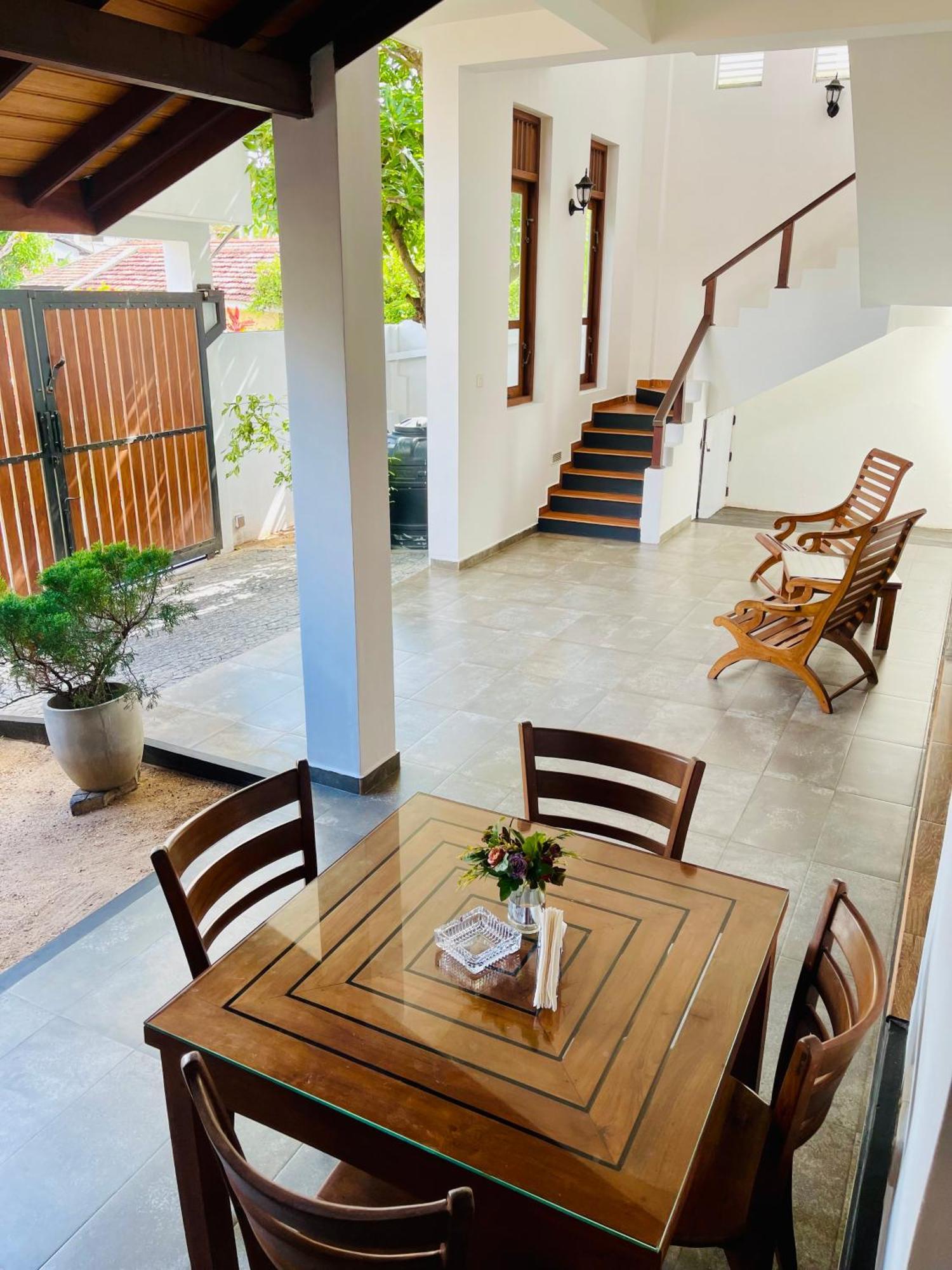 Sand & Surf Guest House Negombo Exterior foto